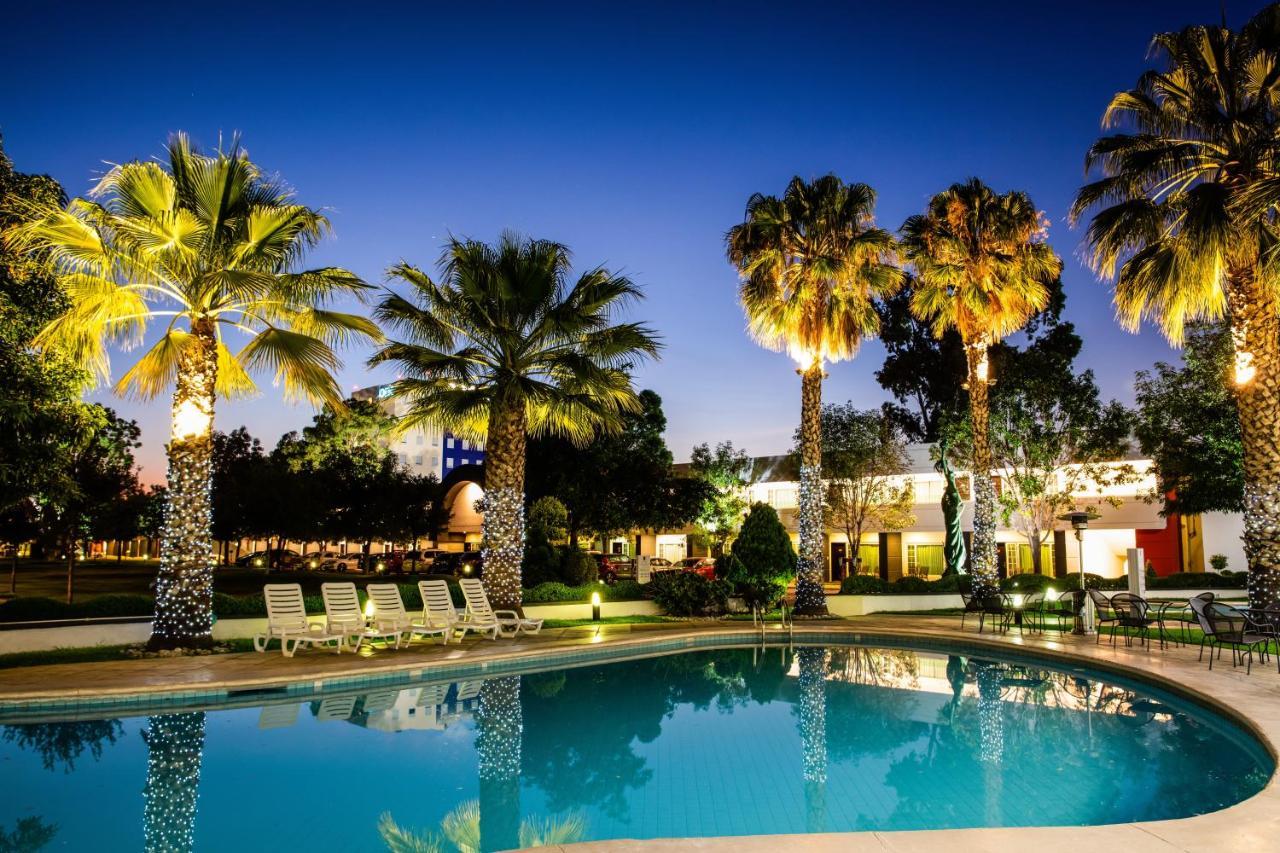 Fiesta Inn San Luis Potosi Glorieta Juarez Ngoại thất bức ảnh