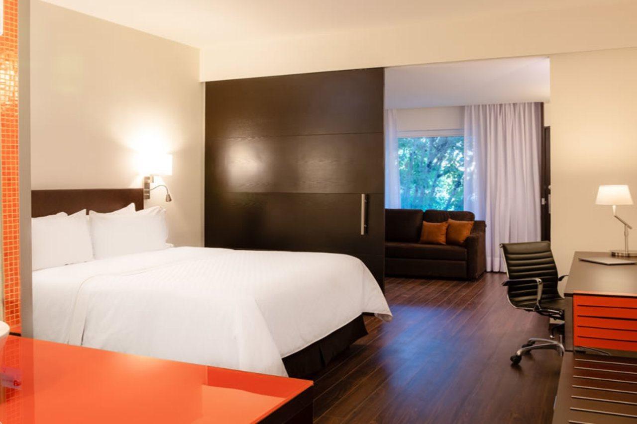 Fiesta Inn San Luis Potosi Glorieta Juarez Ngoại thất bức ảnh