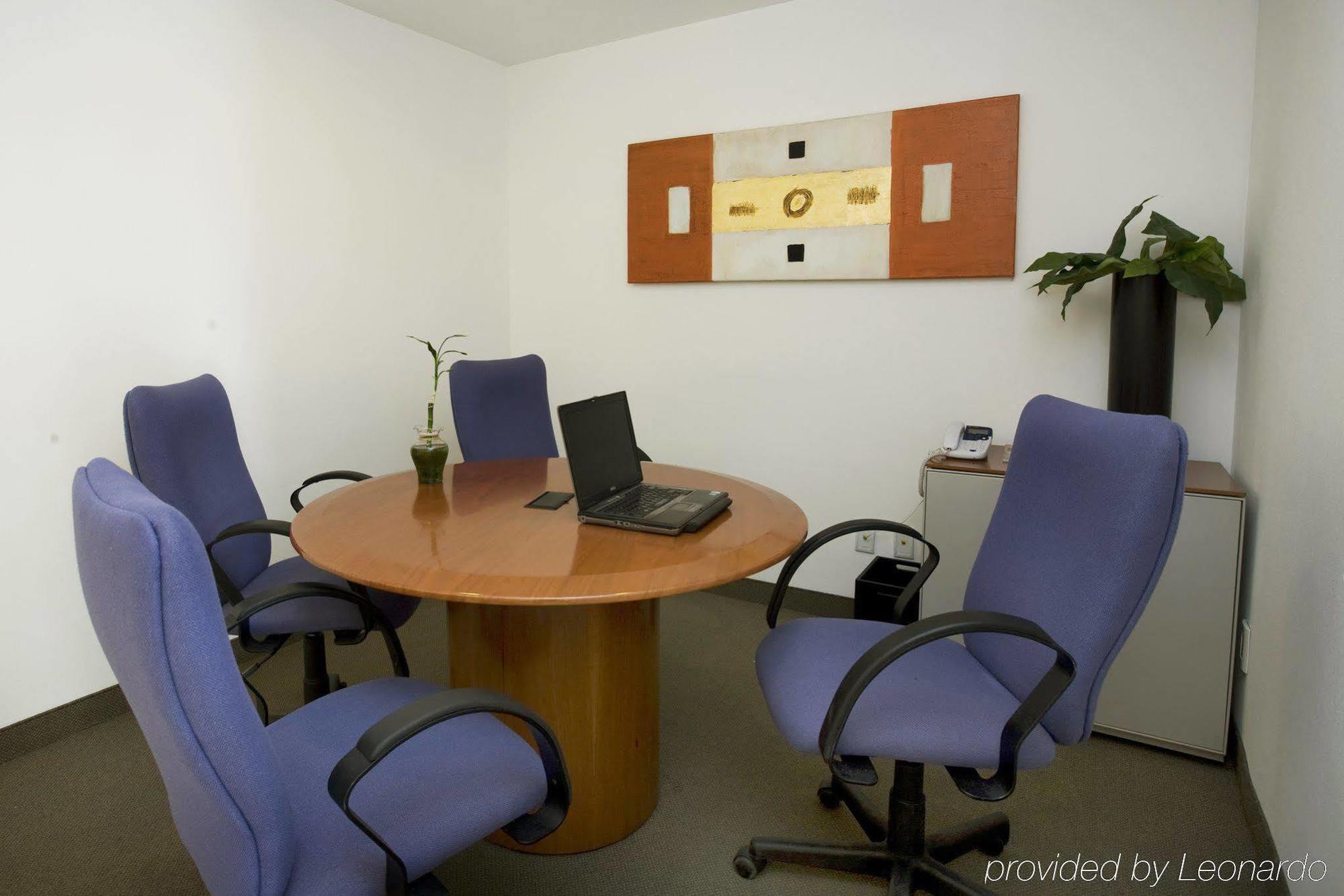 Fiesta Inn San Luis Potosi Glorieta Juarez Kinh doanh bức ảnh